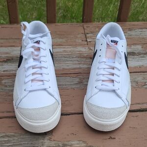 Nike Blazer Platform Lowtops White and Black Classic Sneakers